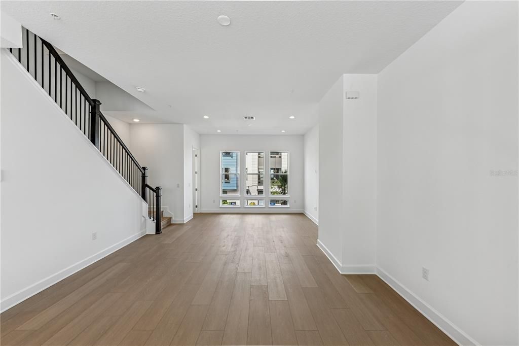 For Sale: $599,000 (3 beds, 3 baths, 1815 Square Feet)