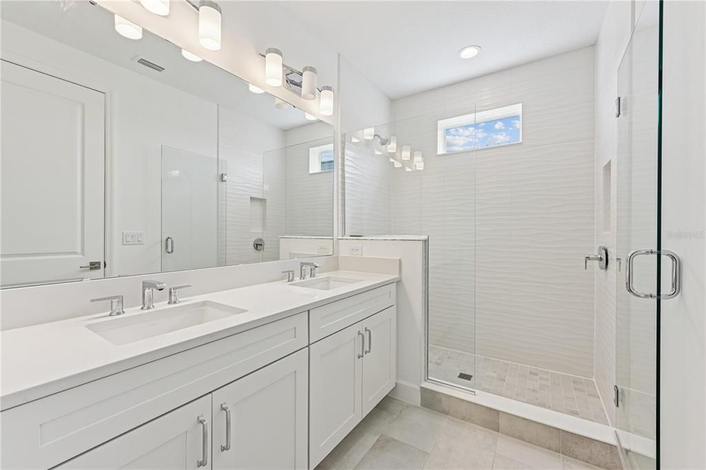 For Sale: $599,000 (3 beds, 3 baths, 1815 Square Feet)