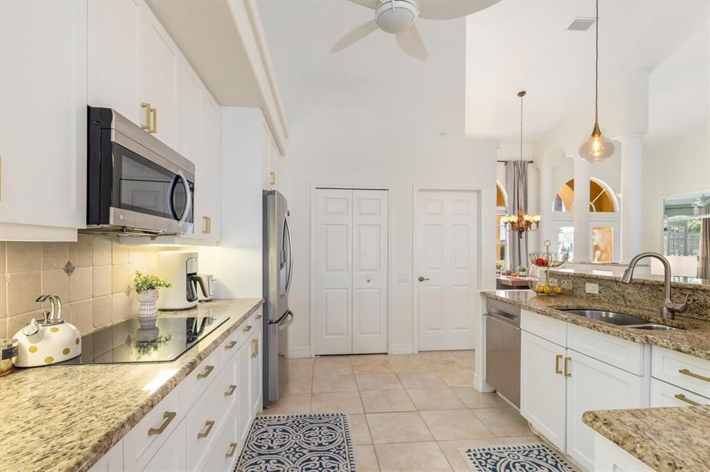 For Sale: $875,000 (3 beds, 2 baths, 2741 Square Feet)