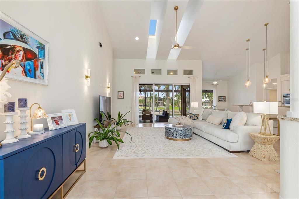 For Sale: $875,000 (3 beds, 2 baths, 2741 Square Feet)