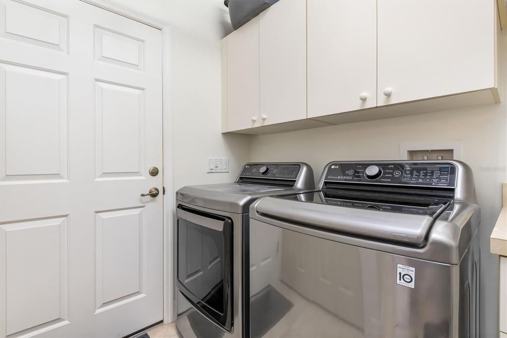 For Sale: $875,000 (3 beds, 2 baths, 2741 Square Feet)