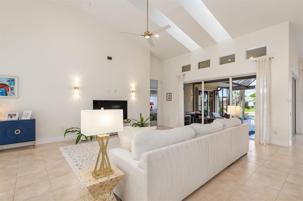 For Sale: $875,000 (3 beds, 2 baths, 2741 Square Feet)