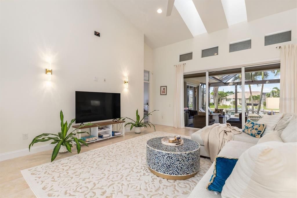 For Sale: $875,000 (3 beds, 2 baths, 2741 Square Feet)