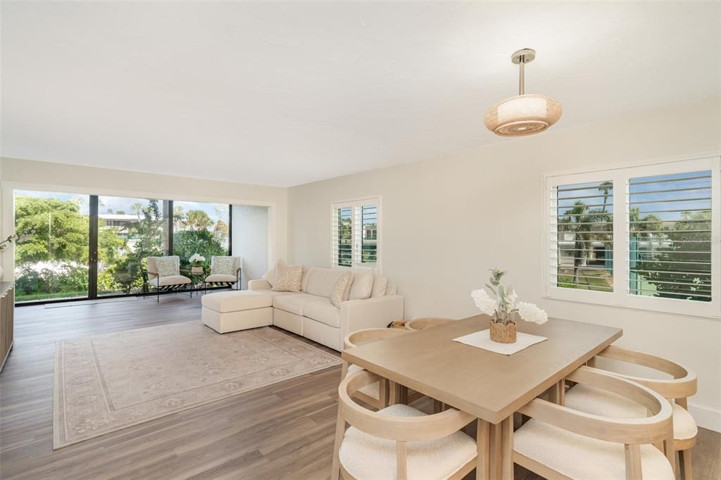 For Sale: $675,000 (2 beds, 2 baths, 1114 Square Feet)