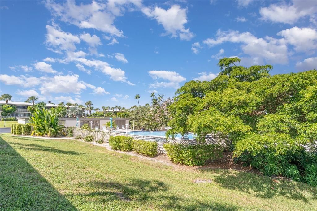 For Sale: $675,000 (2 beds, 2 baths, 1114 Square Feet)