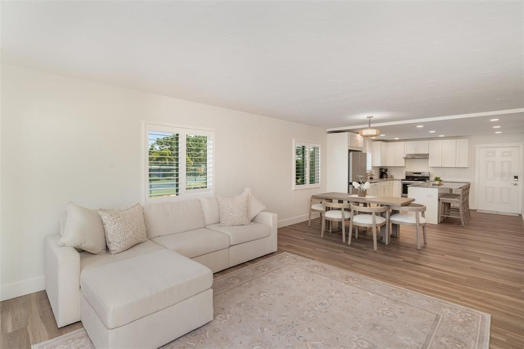 For Sale: $675,000 (2 beds, 2 baths, 1114 Square Feet)