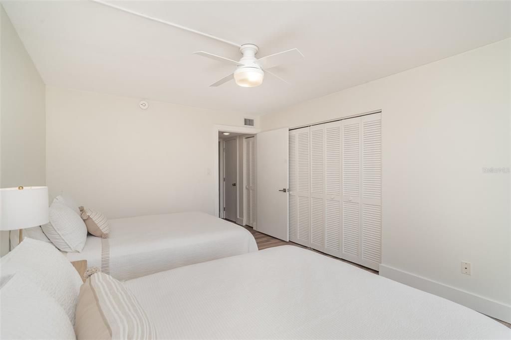 For Sale: $675,000 (2 beds, 2 baths, 1114 Square Feet)