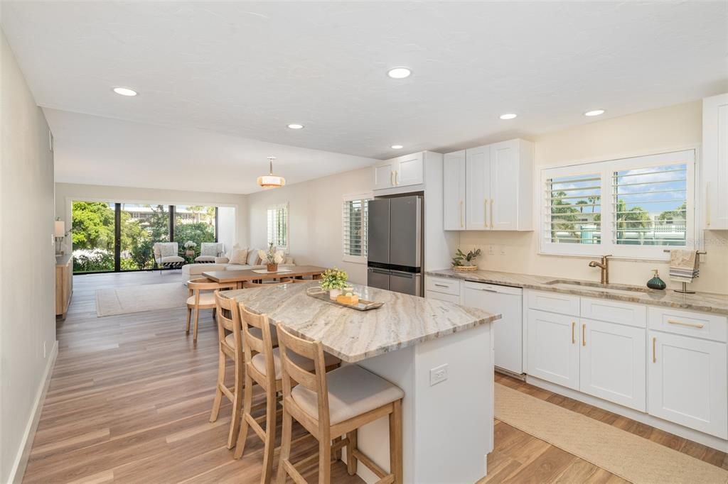 For Sale: $675,000 (2 beds, 2 baths, 1114 Square Feet)