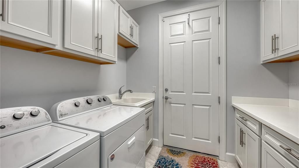 For Sale: $1,125,000 (3 beds, 3 baths, 2489 Square Feet)