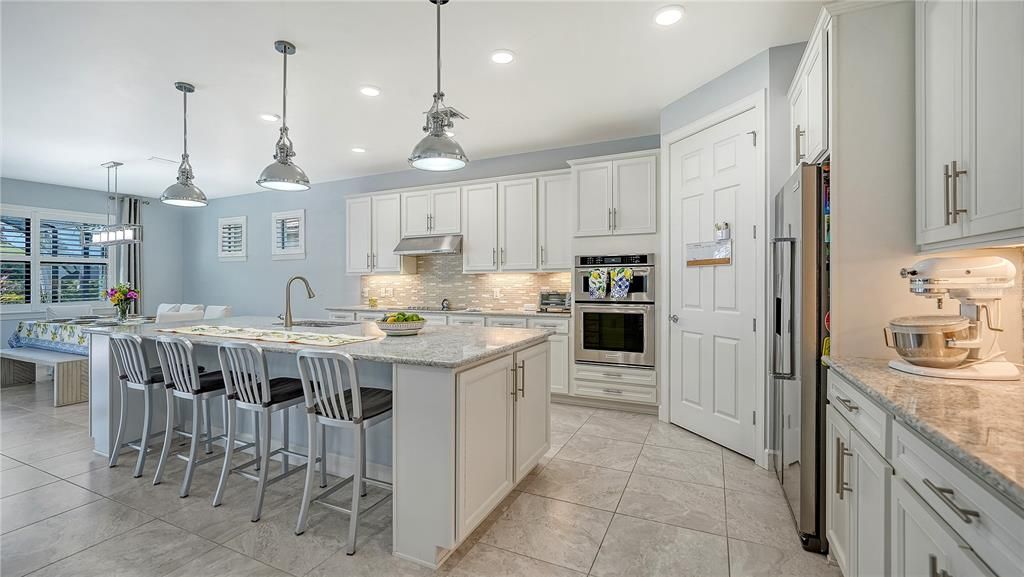 For Sale: $1,125,000 (3 beds, 3 baths, 2489 Square Feet)