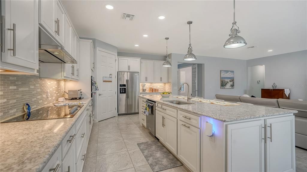 For Sale: $1,125,000 (3 beds, 3 baths, 2489 Square Feet)