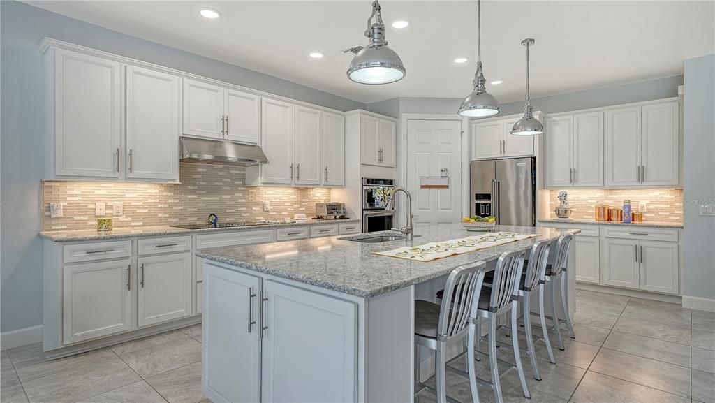 For Sale: $1,125,000 (3 beds, 3 baths, 2489 Square Feet)