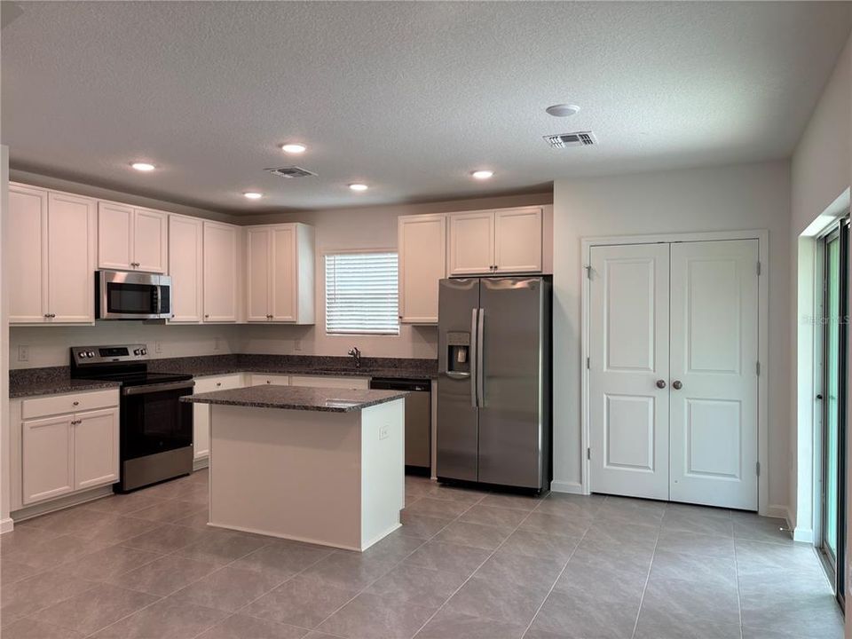 For Sale: $339,900 (3 beds, 2 baths, 1363 Square Feet)