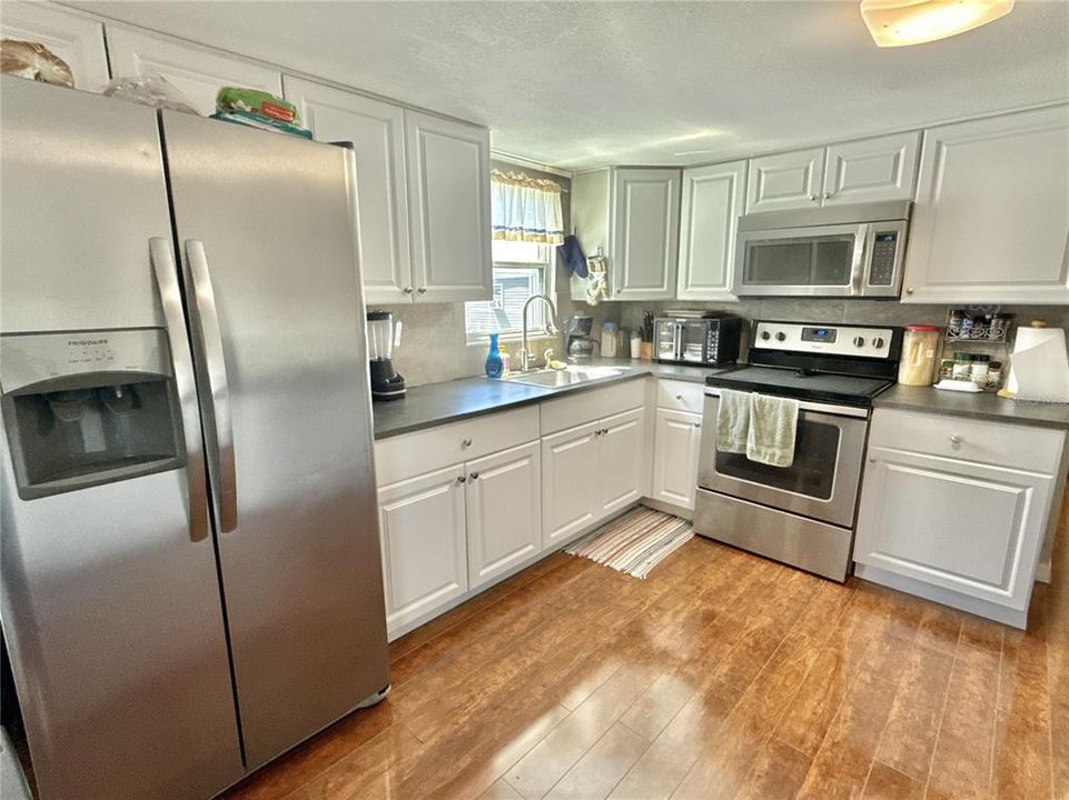 待售: $109,000 (2 贝兹, 1 浴室, 872 平方英尺)