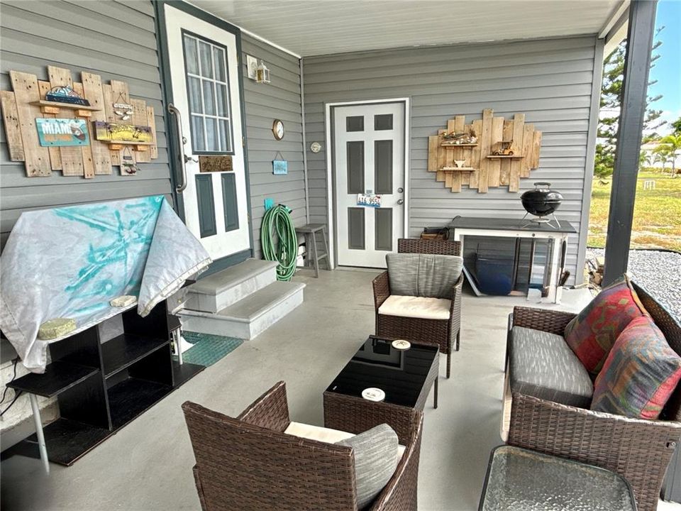 待售: $109,000 (2 贝兹, 1 浴室, 872 平方英尺)