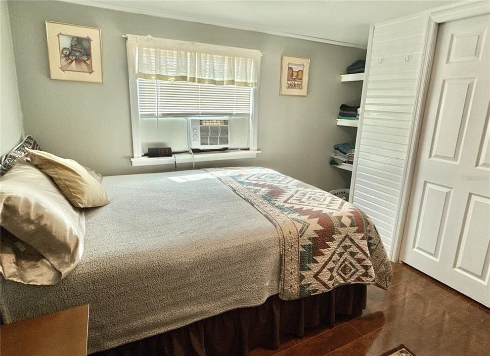 待售: $109,000 (2 贝兹, 1 浴室, 872 平方英尺)