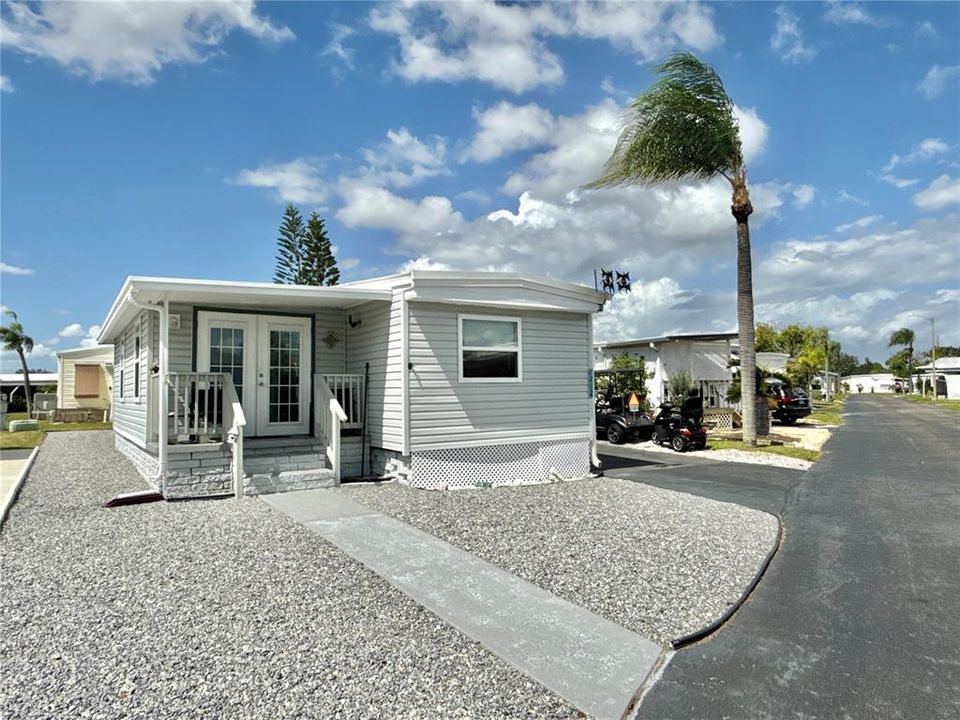 待售: $109,000 (2 贝兹, 1 浴室, 872 平方英尺)