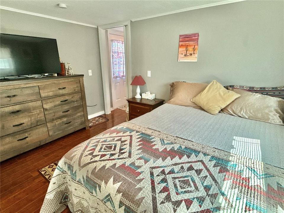 待售: $109,000 (2 贝兹, 1 浴室, 872 平方英尺)