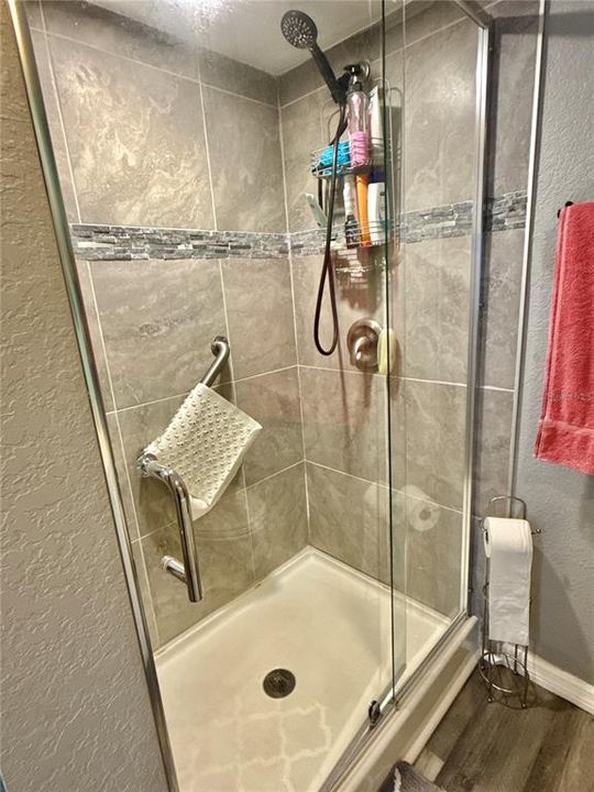 待售: $109,000 (2 贝兹, 1 浴室, 872 平方英尺)