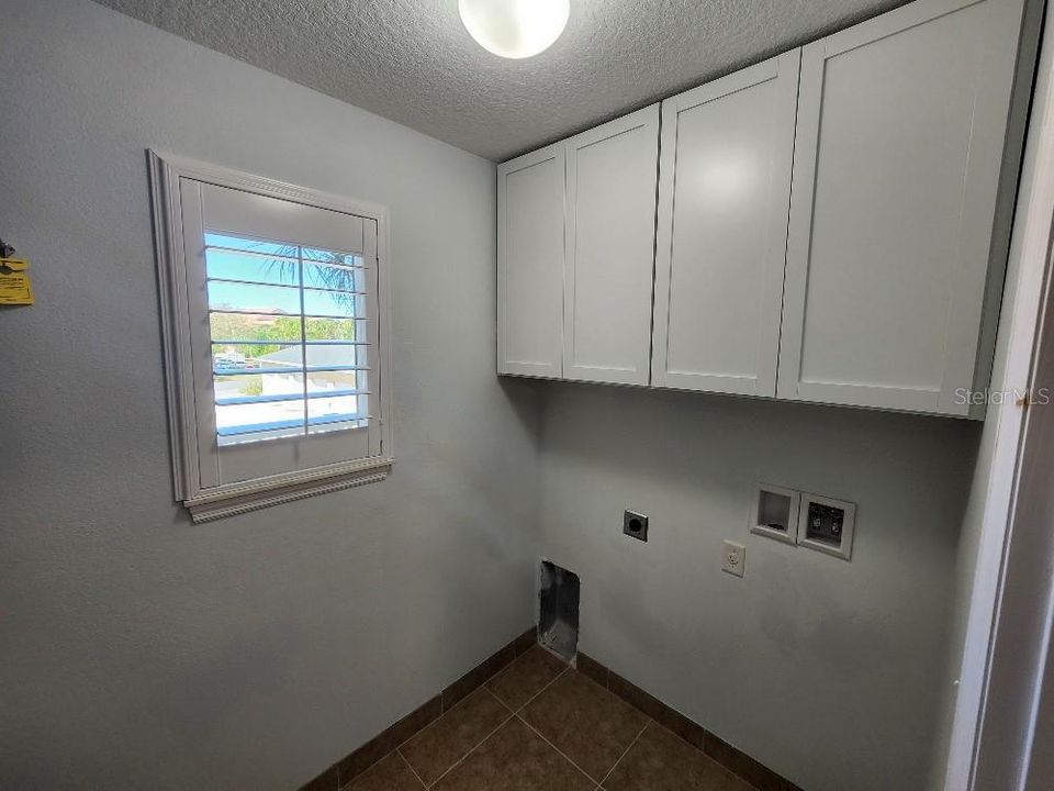 合同活跃: $326,000 (2 贝兹, 2 浴室, 961 平方英尺)