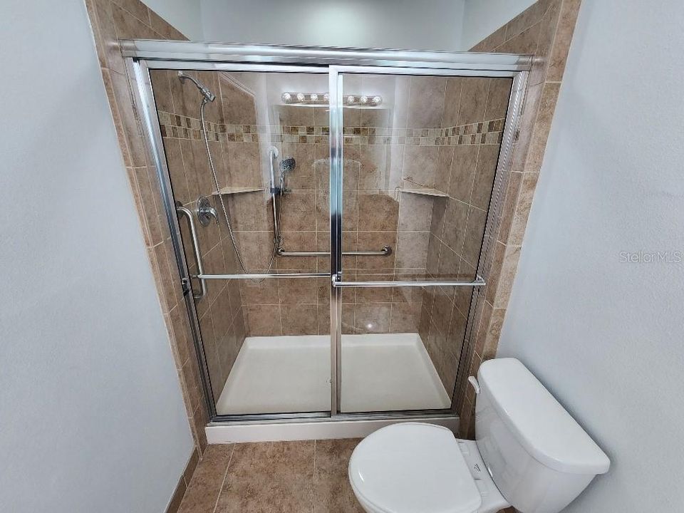 合同活跃: $326,000 (2 贝兹, 2 浴室, 961 平方英尺)