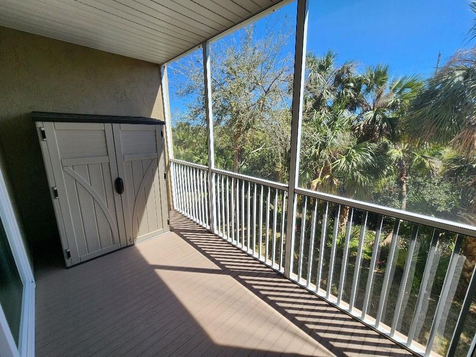 合同活跃: $326,000 (2 贝兹, 2 浴室, 961 平方英尺)