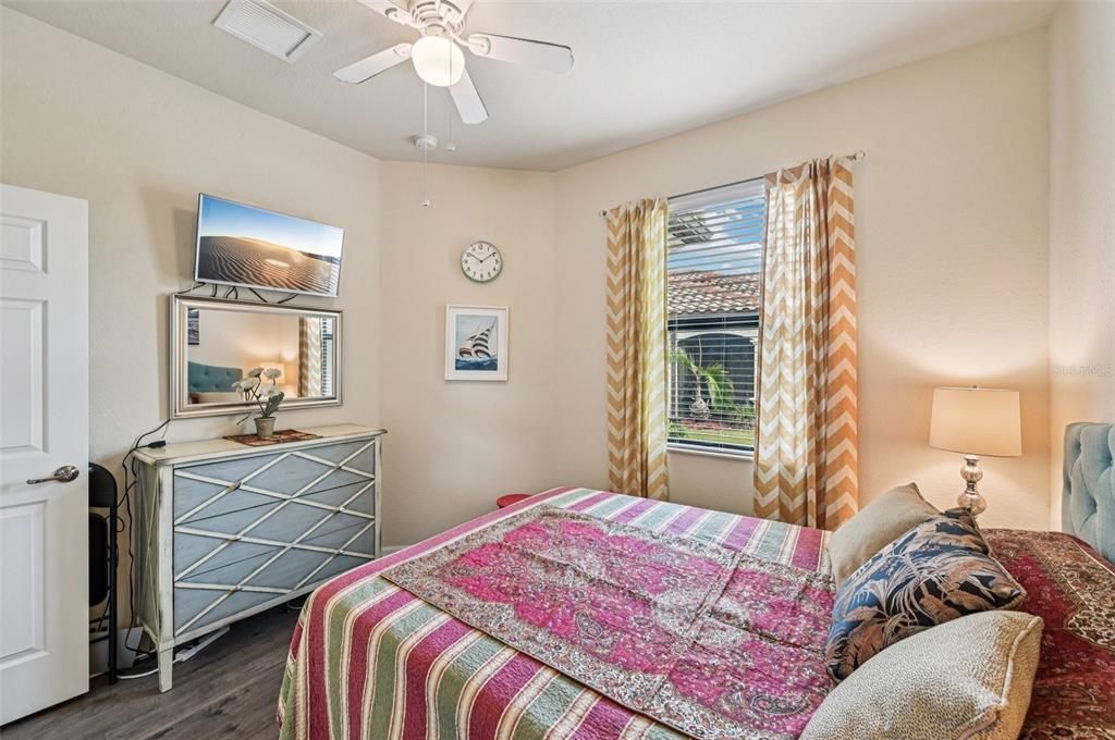 合同活跃: $314,000 (2 贝兹, 2 浴室, 1572 平方英尺)