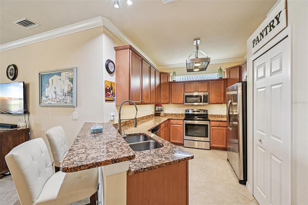 合同活跃: $314,000 (2 贝兹, 2 浴室, 1572 平方英尺)