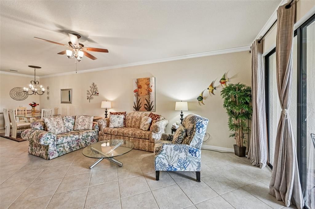 合同活跃: $314,000 (2 贝兹, 2 浴室, 1572 平方英尺)