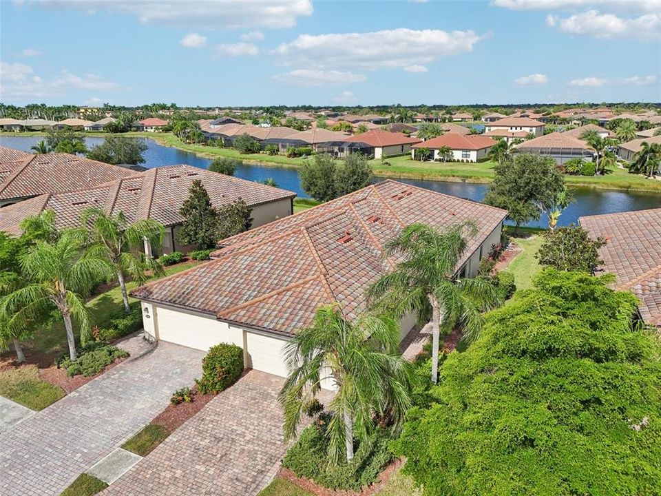 合同活跃: $314,000 (2 贝兹, 2 浴室, 1572 平方英尺)