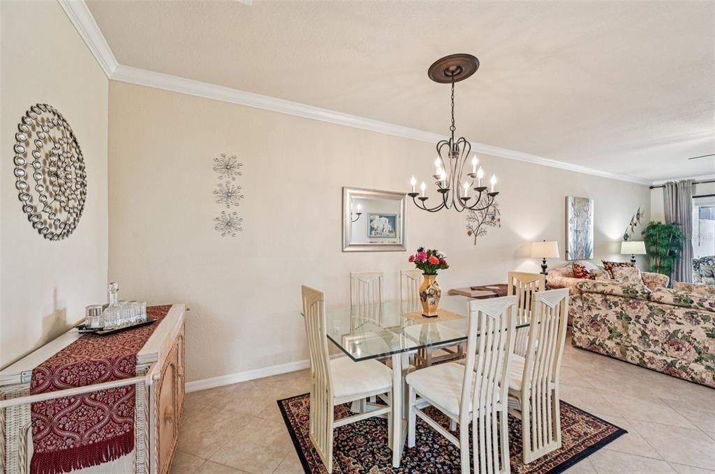 合同活跃: $314,000 (2 贝兹, 2 浴室, 1572 平方英尺)