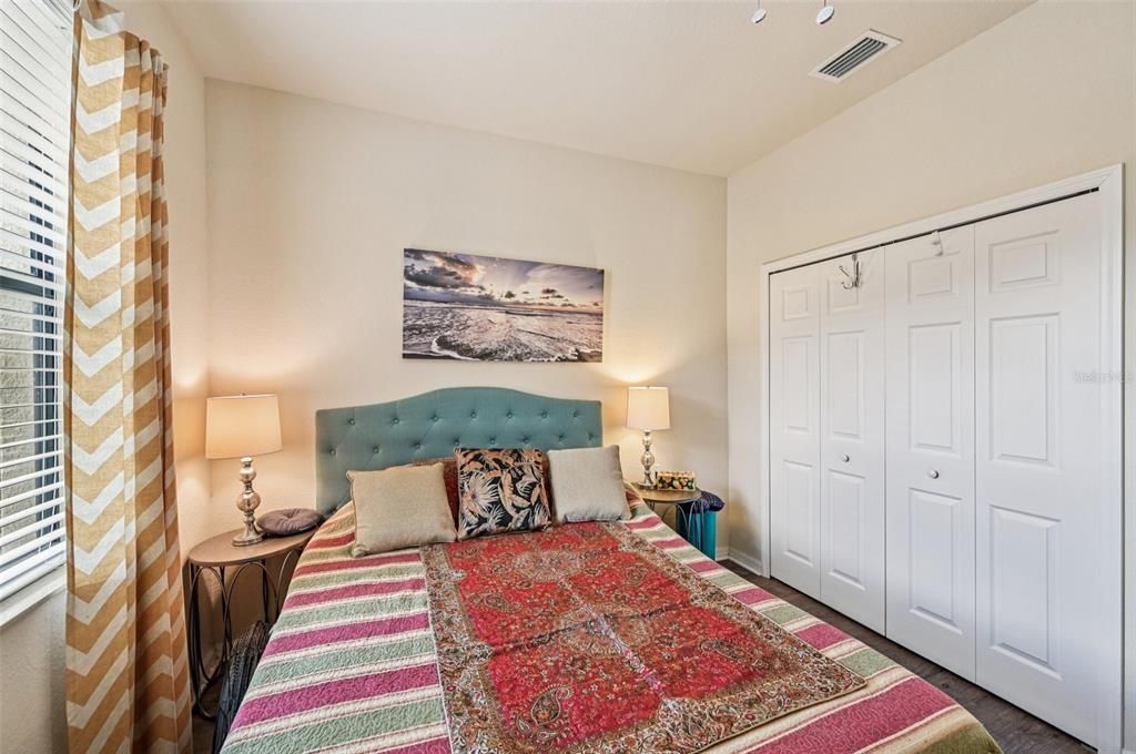 合同活跃: $314,000 (2 贝兹, 2 浴室, 1572 平方英尺)