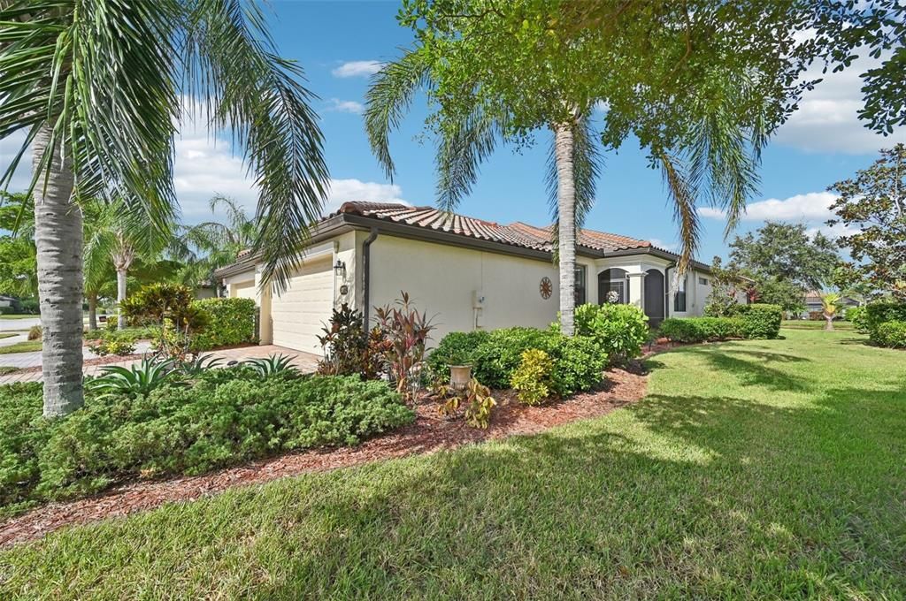 合同活跃: $314,000 (2 贝兹, 2 浴室, 1572 平方英尺)