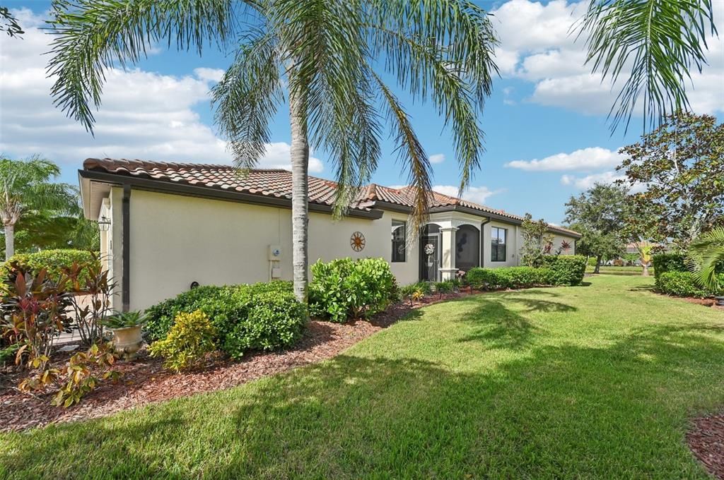 合同活跃: $314,000 (2 贝兹, 2 浴室, 1572 平方英尺)