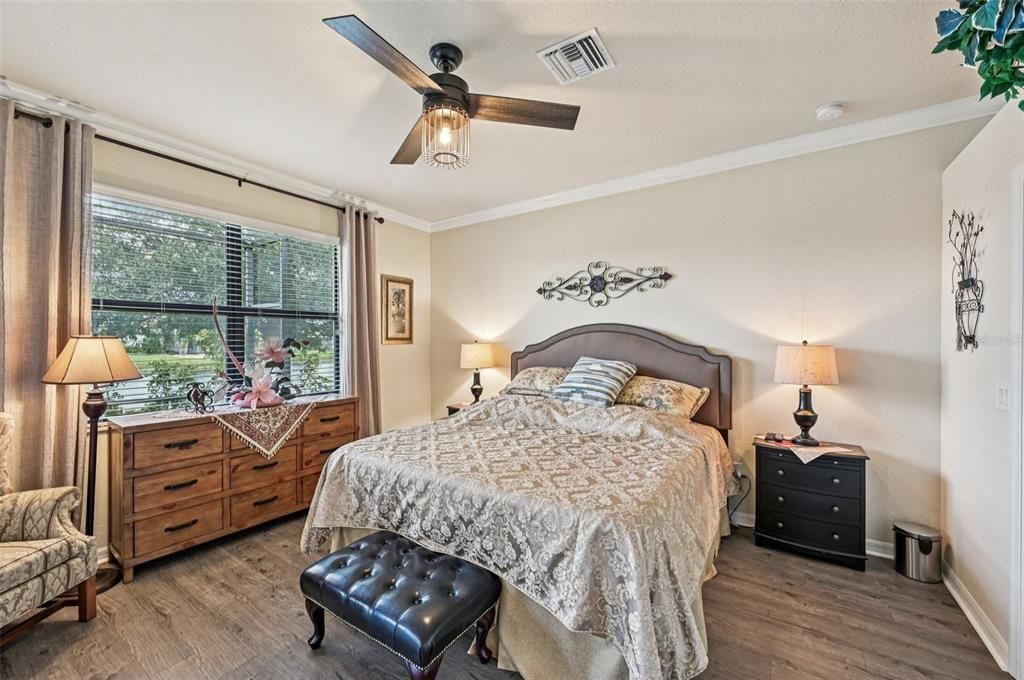 合同活跃: $314,000 (2 贝兹, 2 浴室, 1572 平方英尺)