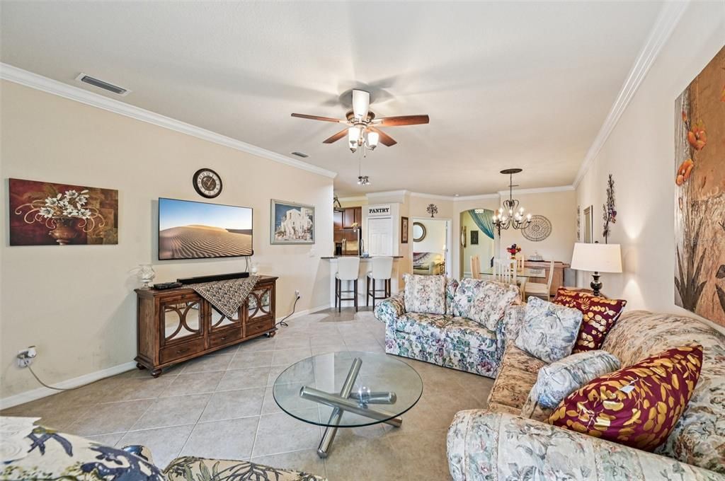 合同活跃: $314,000 (2 贝兹, 2 浴室, 1572 平方英尺)