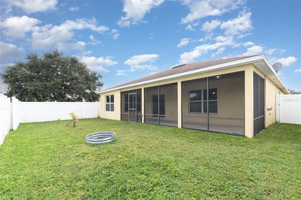 For Sale: $350,000 (3 beds, 3 baths, 2062 Square Feet)