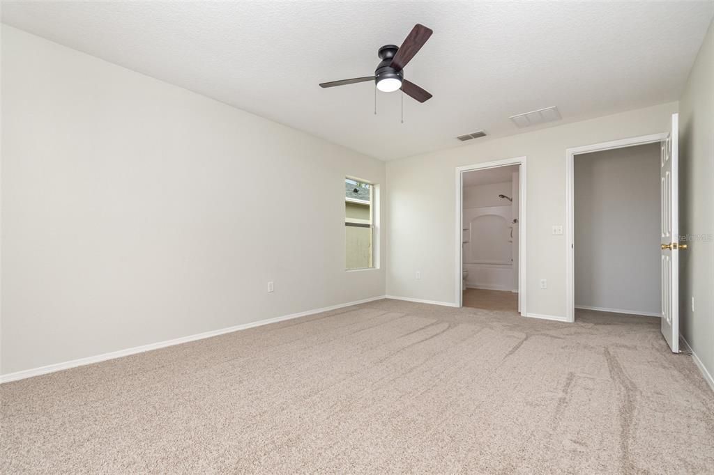 For Sale: $350,000 (3 beds, 3 baths, 2062 Square Feet)