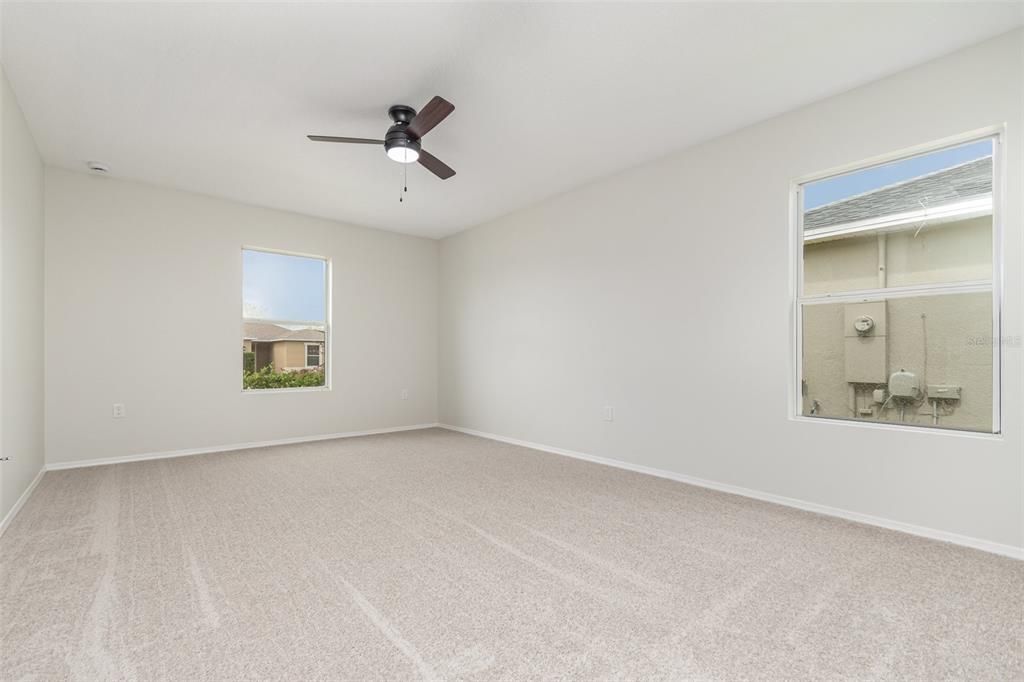 For Sale: $350,000 (3 beds, 3 baths, 2062 Square Feet)