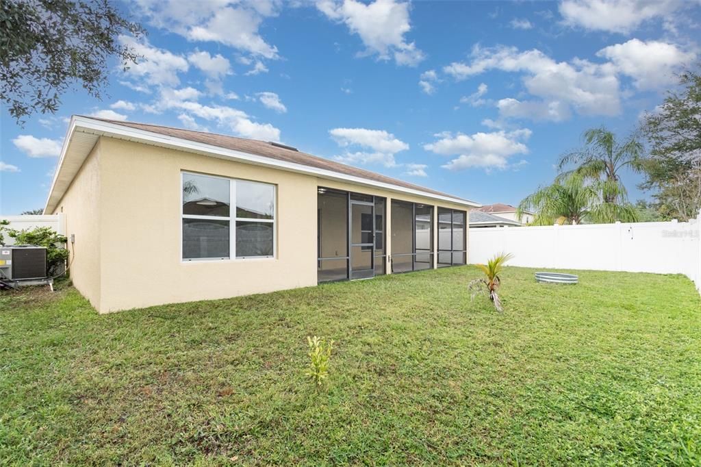 For Sale: $350,000 (3 beds, 3 baths, 2062 Square Feet)