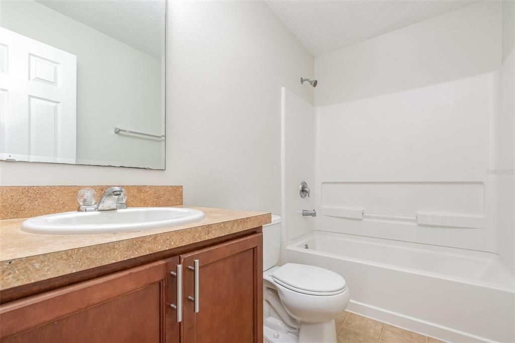 For Sale: $350,000 (3 beds, 3 baths, 2062 Square Feet)