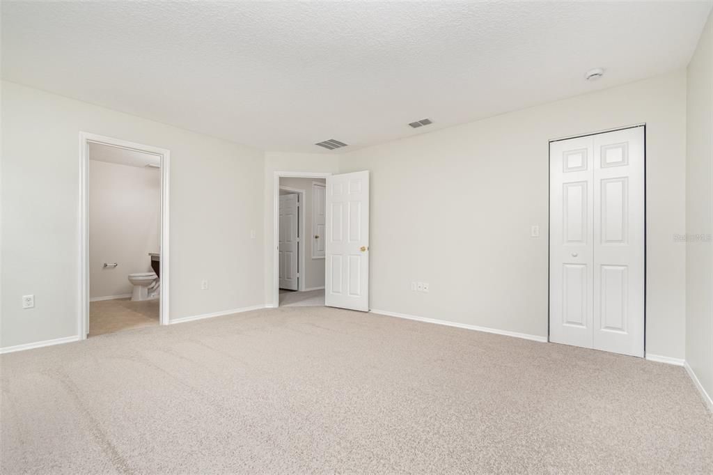 For Sale: $350,000 (3 beds, 3 baths, 2062 Square Feet)