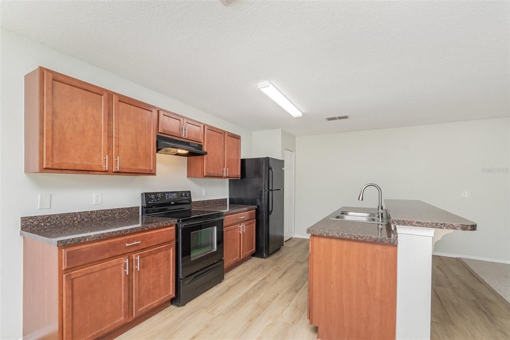 For Sale: $350,000 (3 beds, 3 baths, 2062 Square Feet)