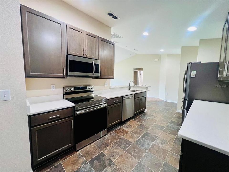 For Sale: $295,000 (3 beds, 2 baths, 1420 Square Feet)