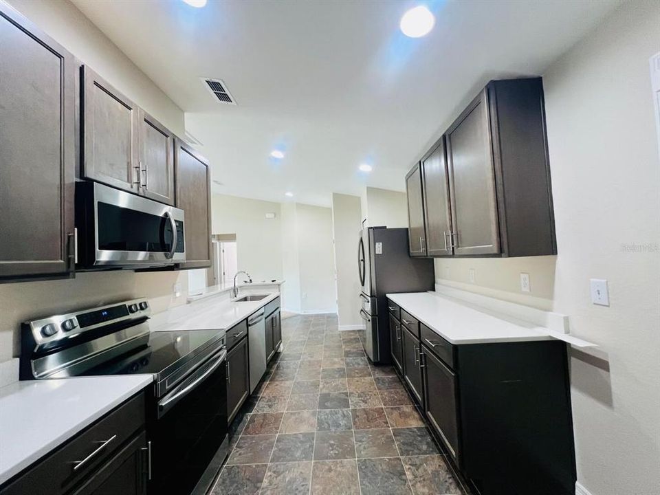 For Sale: $295,000 (3 beds, 2 baths, 1420 Square Feet)