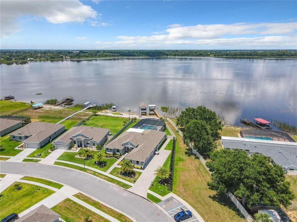 For Sale: $295,000 (3 beds, 2 baths, 1420 Square Feet)