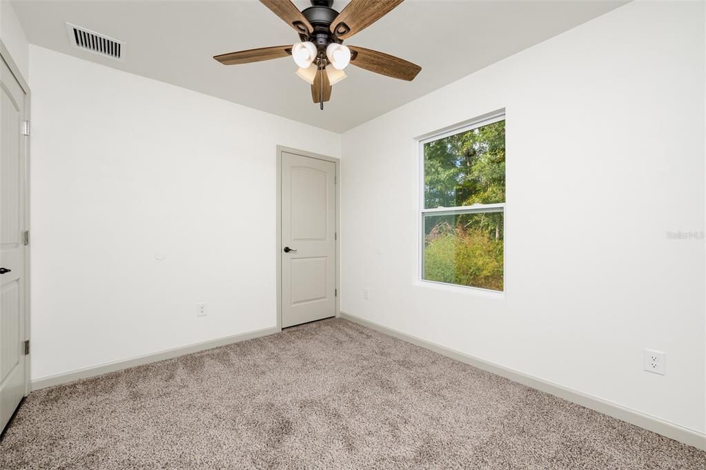 На продажу: $244,900 (3 спален, 2 ванн, 1200 Квадратных фут)