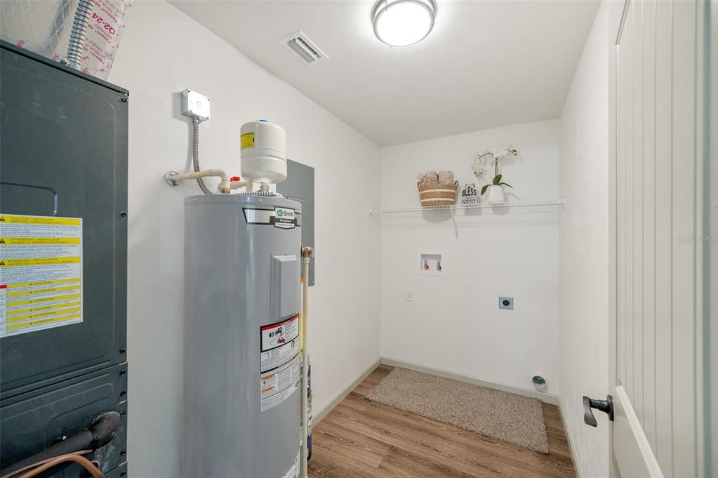 На продажу: $244,900 (3 спален, 2 ванн, 1200 Квадратных фут)