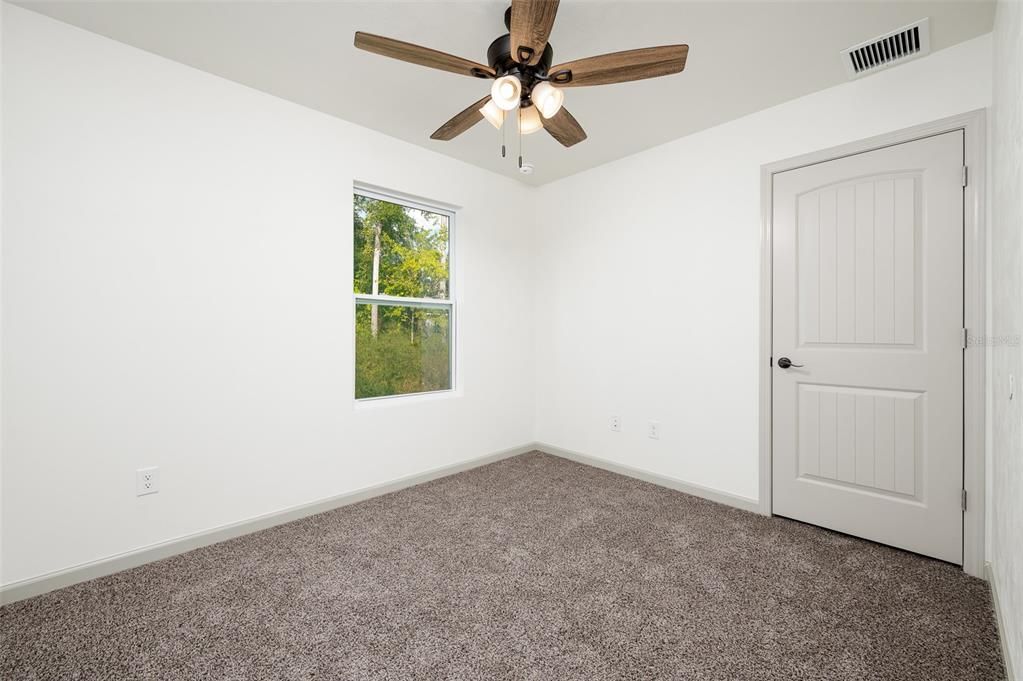 На продажу: $244,900 (3 спален, 2 ванн, 1200 Квадратных фут)