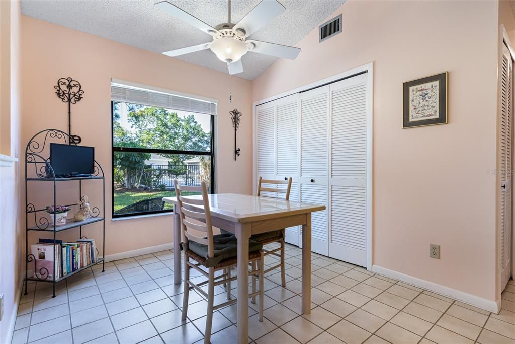 For Sale: $279,000 (2 beds, 2 baths, 1399 Square Feet)